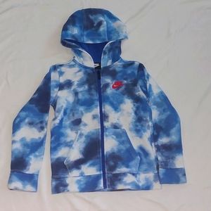 Nike cotton boys hoodie on a zipper blue black white and red emblem size 6-7 yr